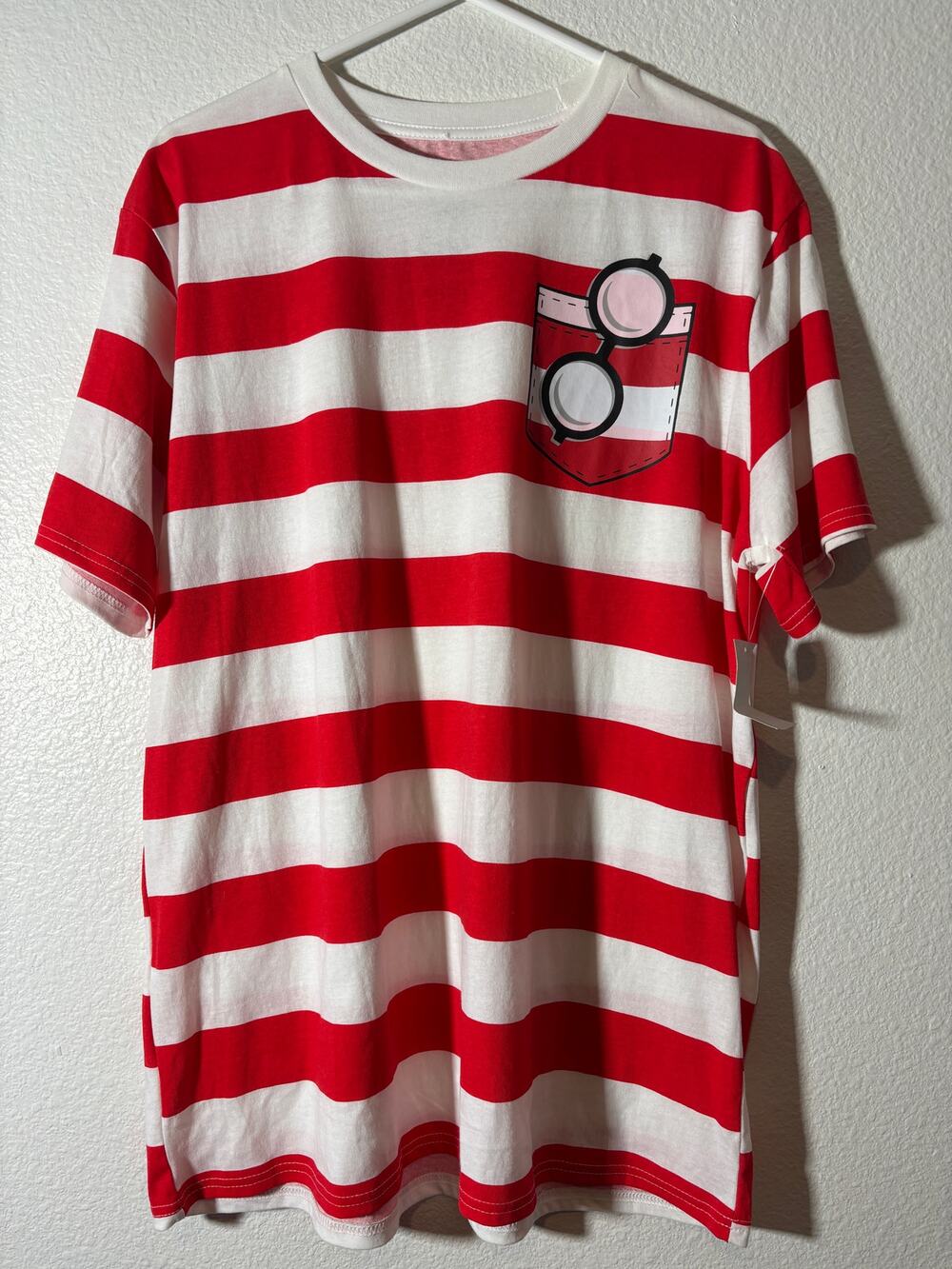 Where's Waldo NWT Size XL Halloween Graphic Costume Red White Striped T-Shirt